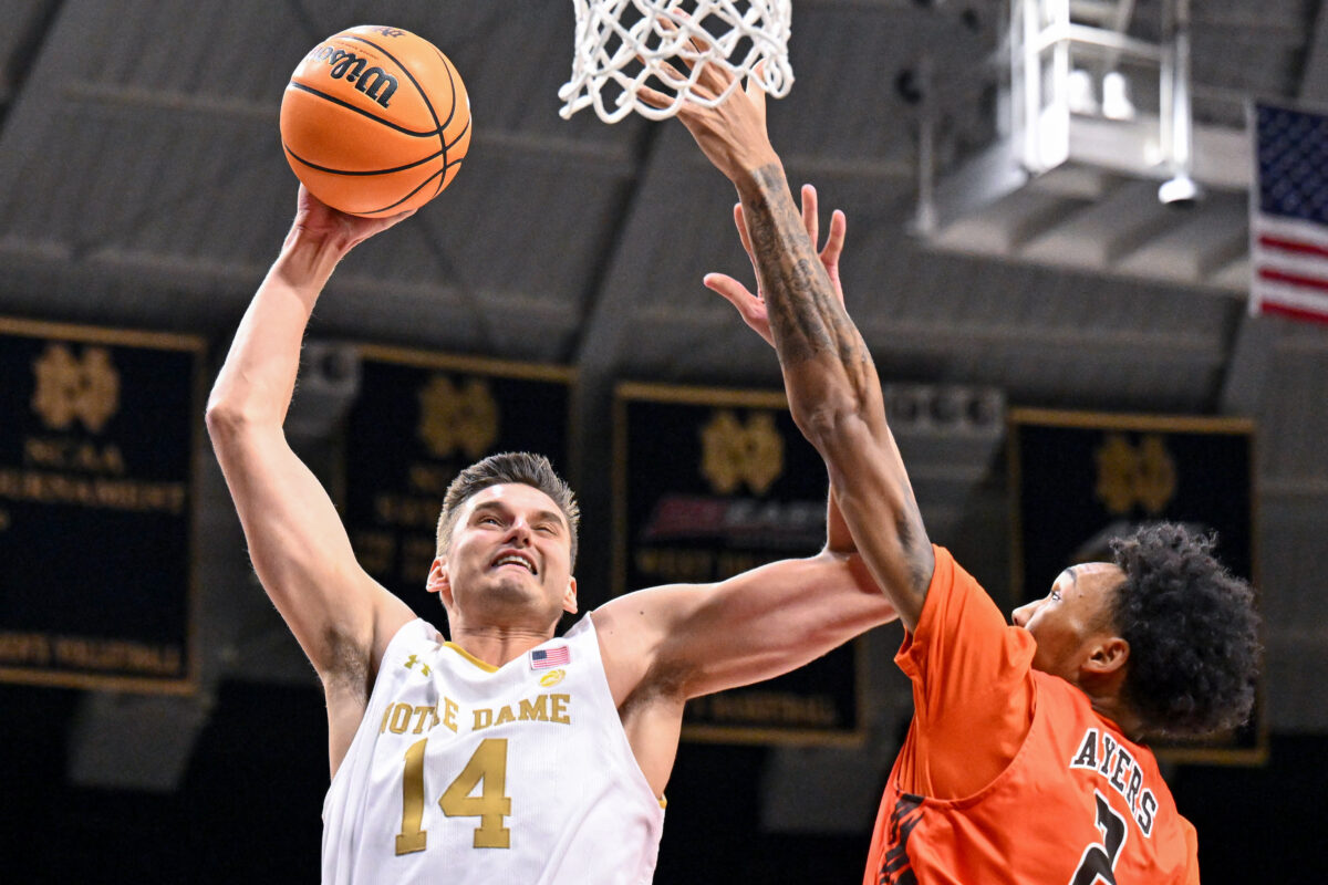Notre Dame shuts Bowling Green down in second half for win