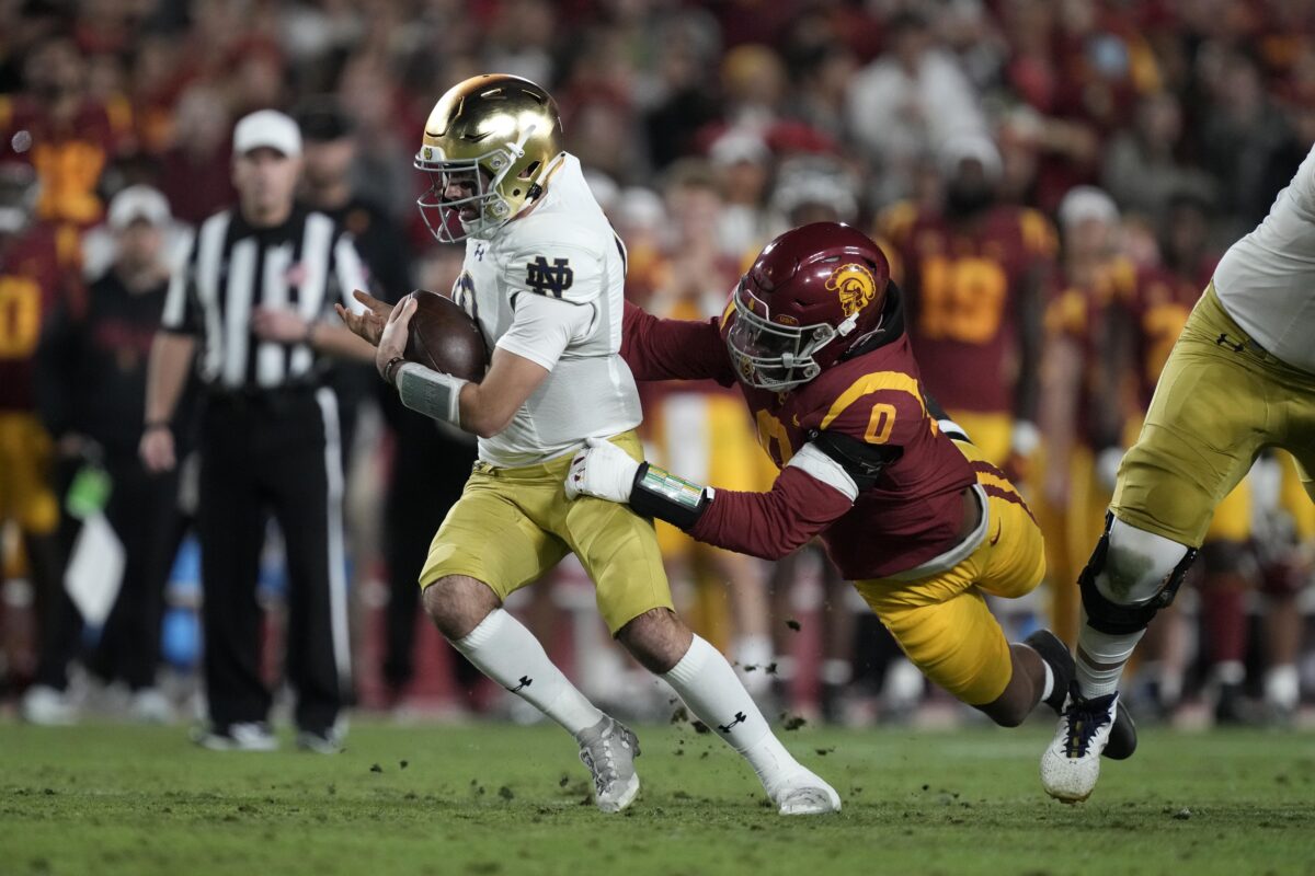USC defense wobbled vs Notre Dame, but allowing only 27 points was enough