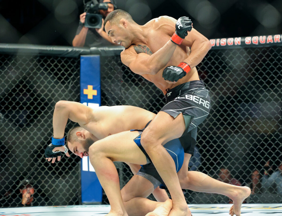 Carlos Ulberg def. Nicolae Negumereanu at UFC 281: Best photos