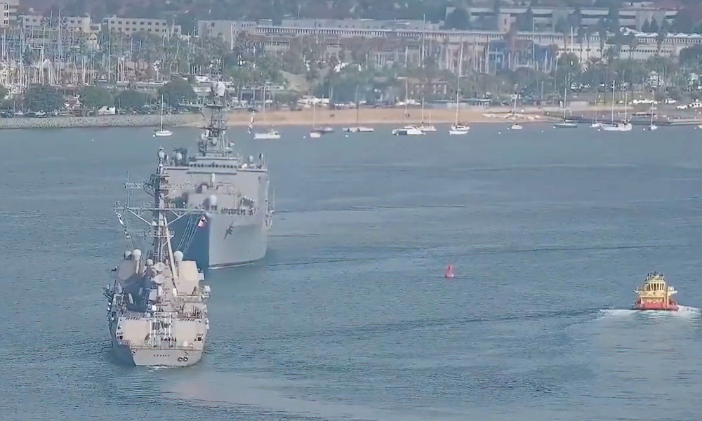 Near collision involving U.S. Navy warships caught on webcam