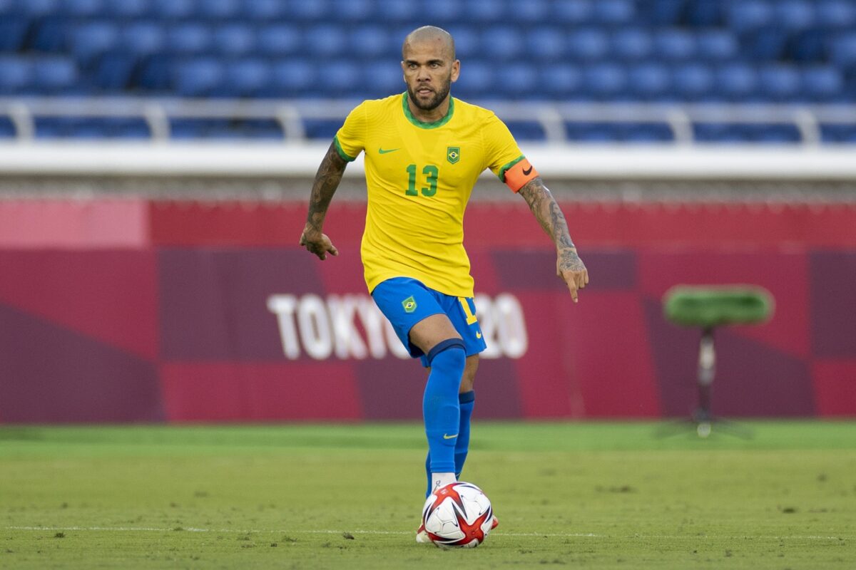 Dani Alves sigue en Pumas y es convocado para Qatar 2022