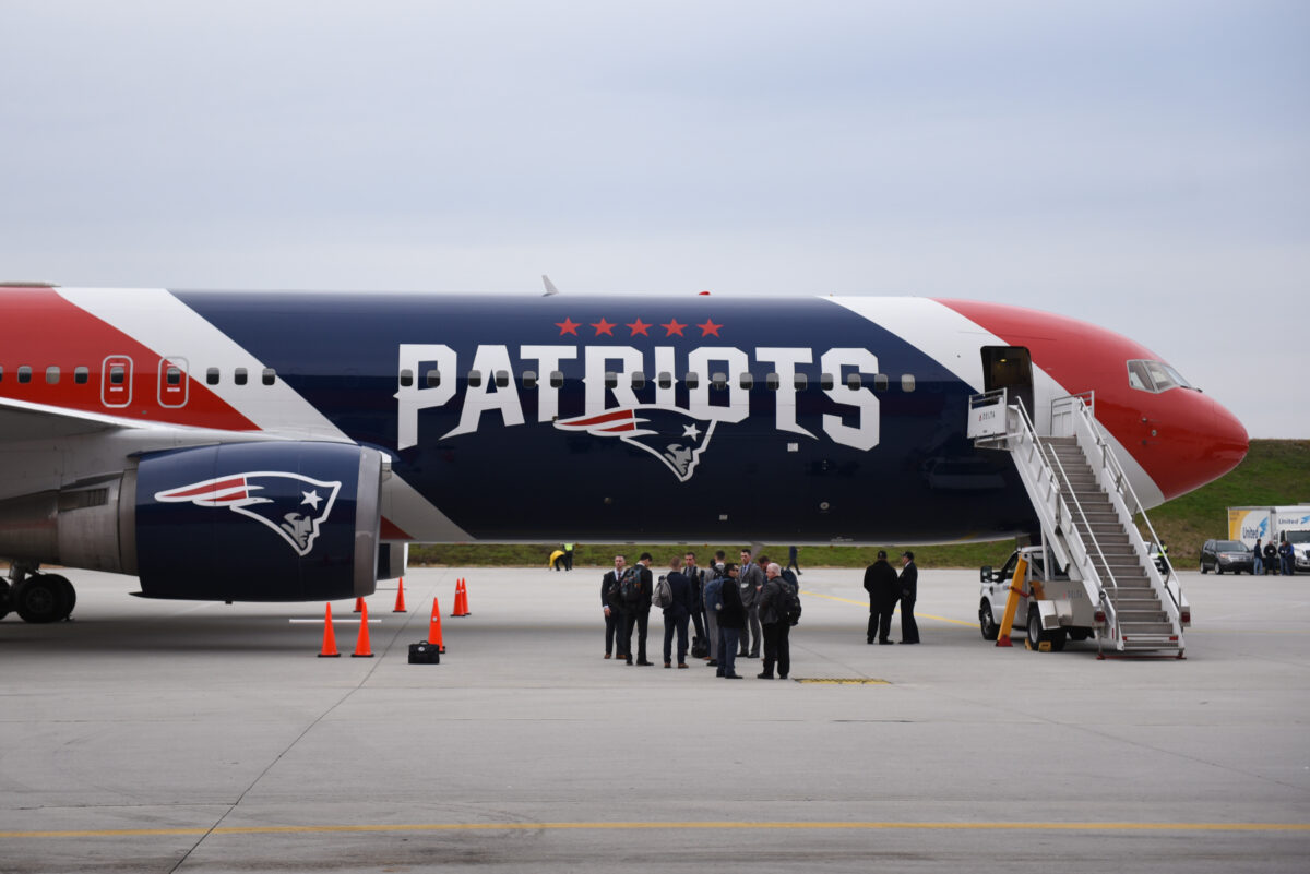 Patriots team plane takes University of Virginia athletes, staff to services for slain players