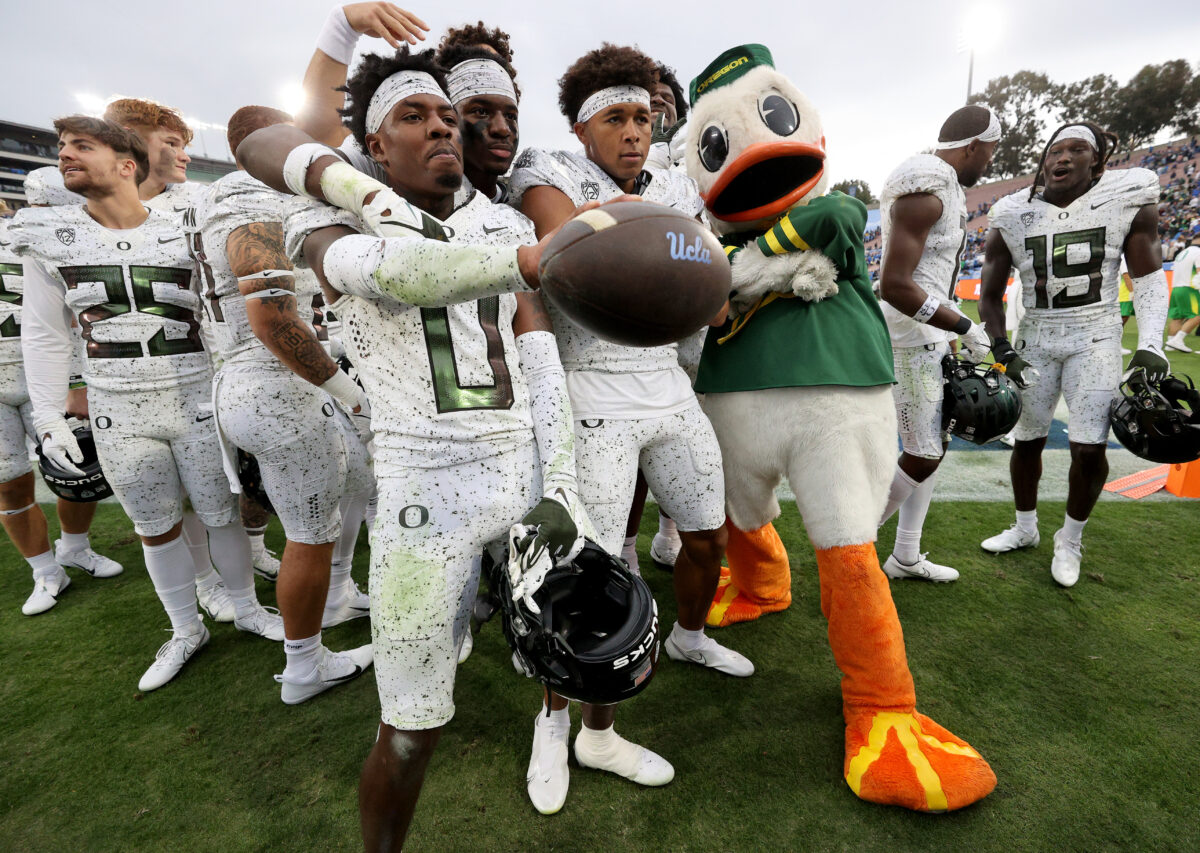 Who were the 10 best offensive players for the Ducks in 2022 according to PFF?