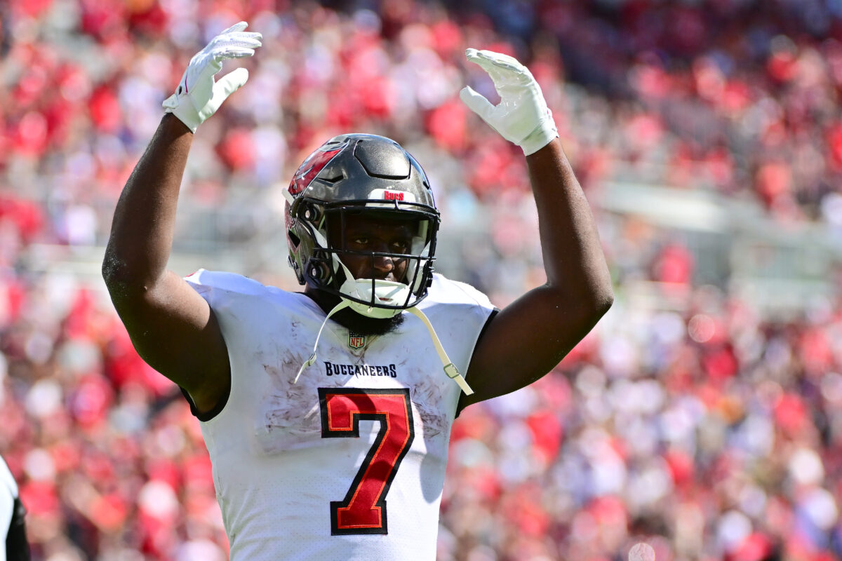 Report: Bucs RB Leonard Fournette, DL Akiem Hicks expected to play vs. 49ers
