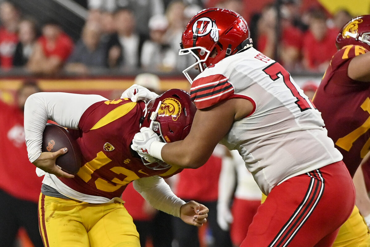 Utah shocks USC with blowout win in Pac-12 title game