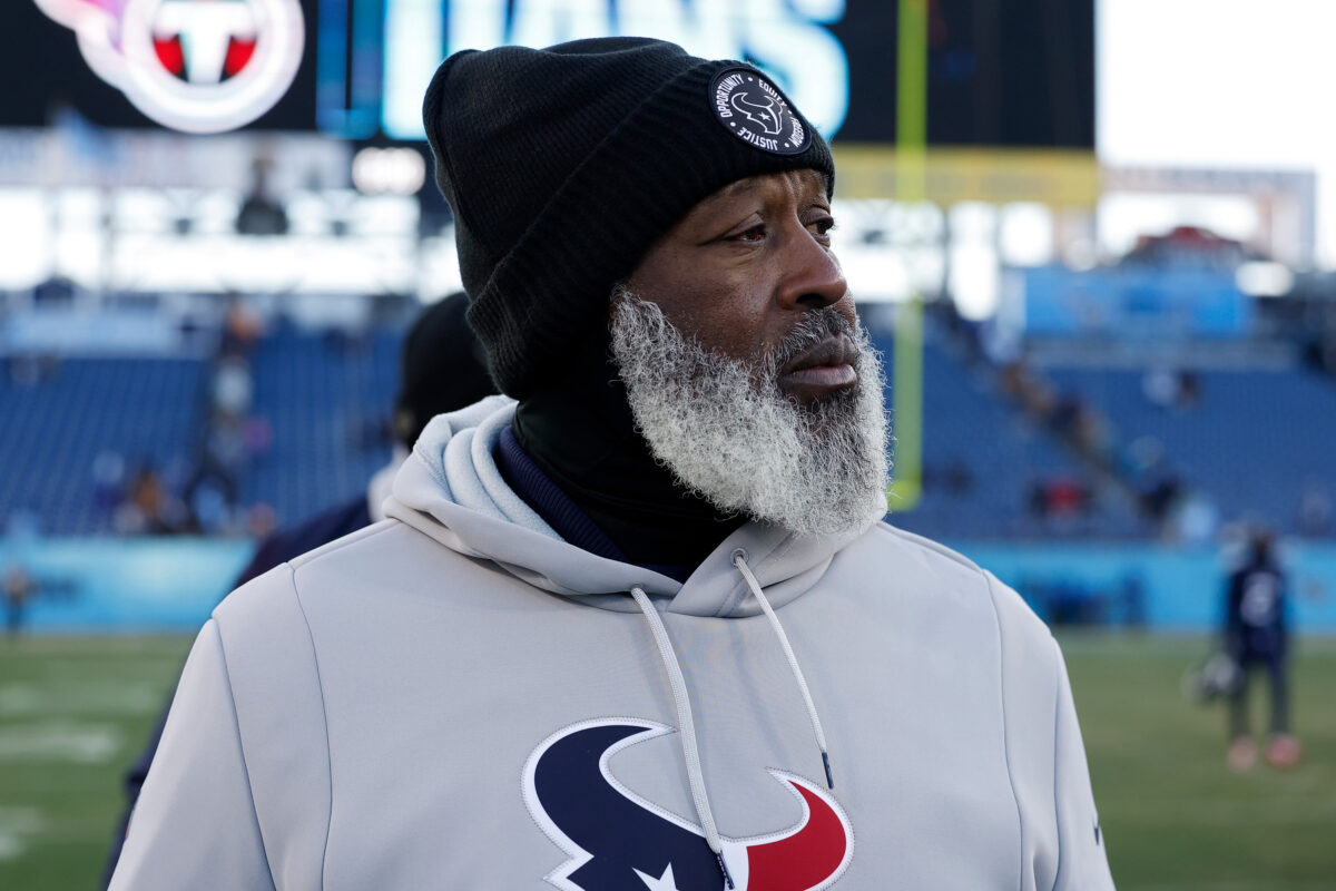 Texans coach Lovie Smith says he took a nap during weather delay before kickoff against the Titans