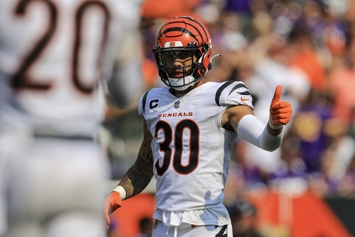 Bengals S Jessie Bates goes viral for apparent fake injury vs. Chiefs