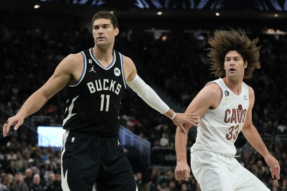 Microphones caught Robin Lopez hilariously trolling his brother Brook Lopez during the Cavs-Bucks game