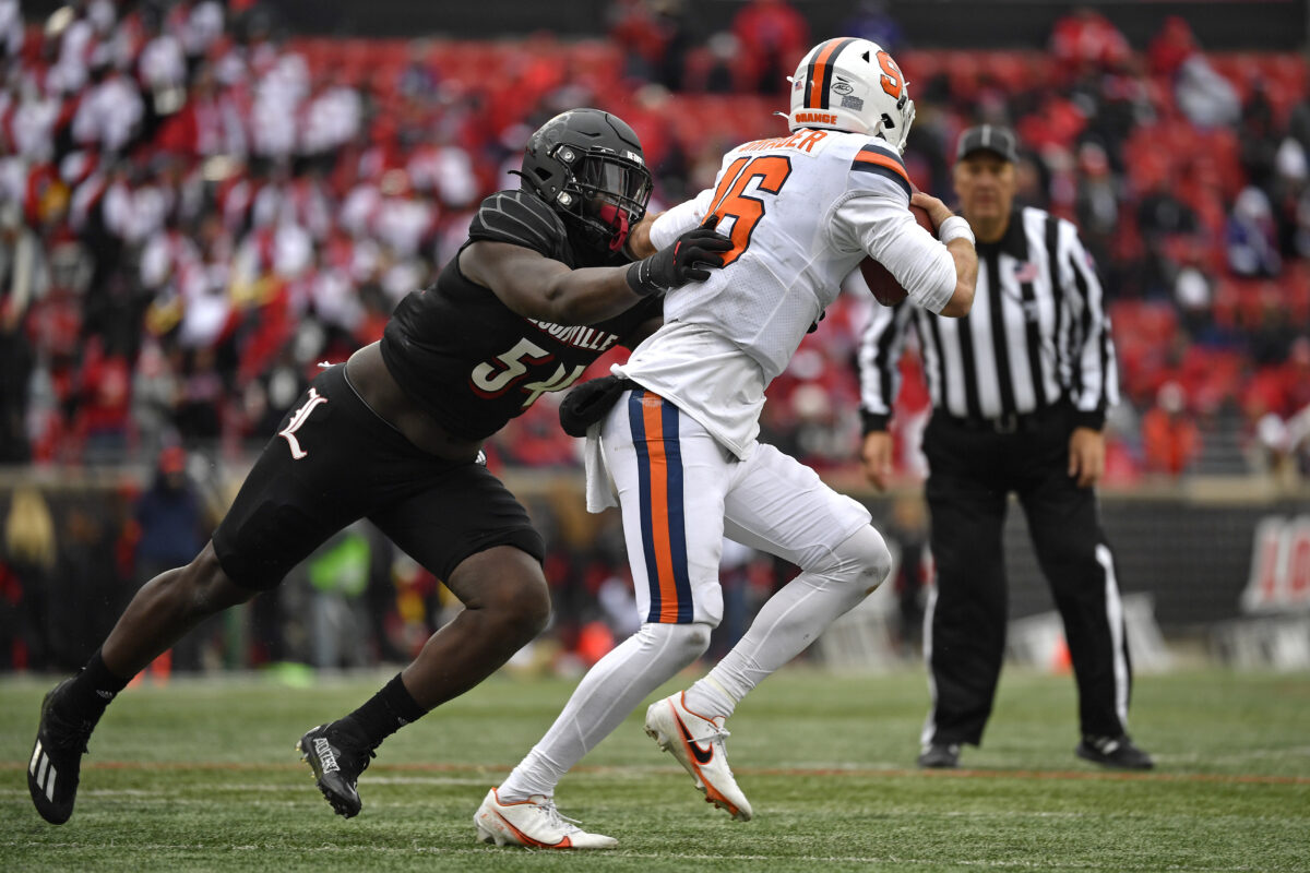 Gators land first transfer commitment from this former Louisville DL