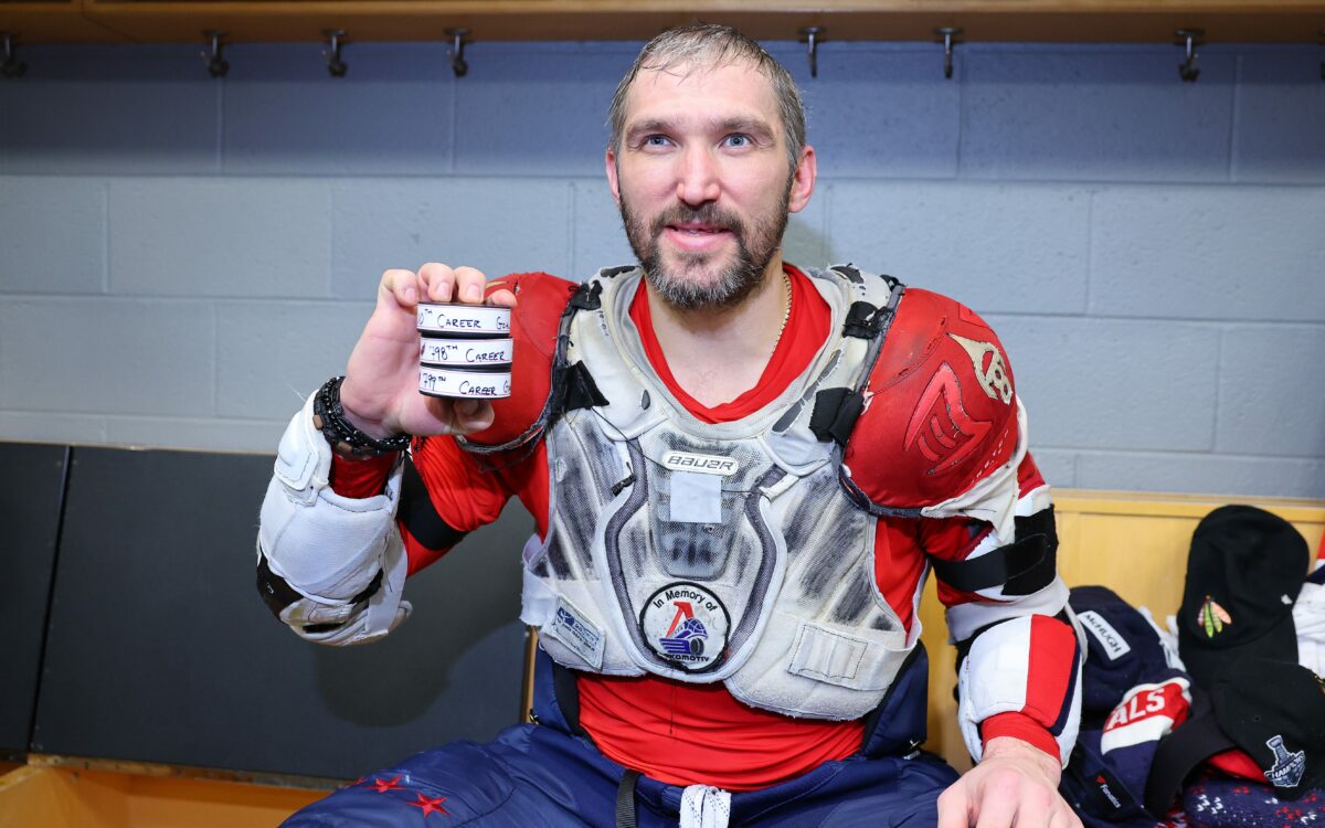 Now that Alex Ovechkin has reached 800 goals (!), when will he catch Wayne Gretzky?