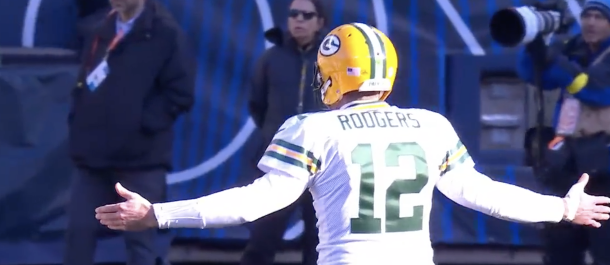 Aaron Rodgers was visibly upset at Matt LaFleur on the sidelines over a decision to not challenge a play