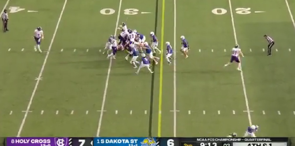 Holy Cross beautifully executes RB pop pass on 4th-and-short to score an epic touchdown