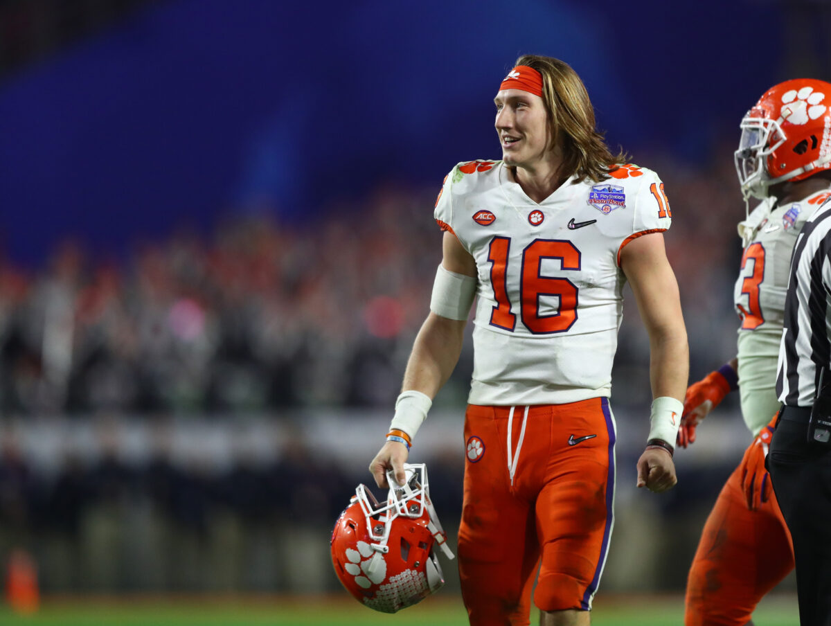 Trevor Lawrence laughs off boos from South Carolina fans