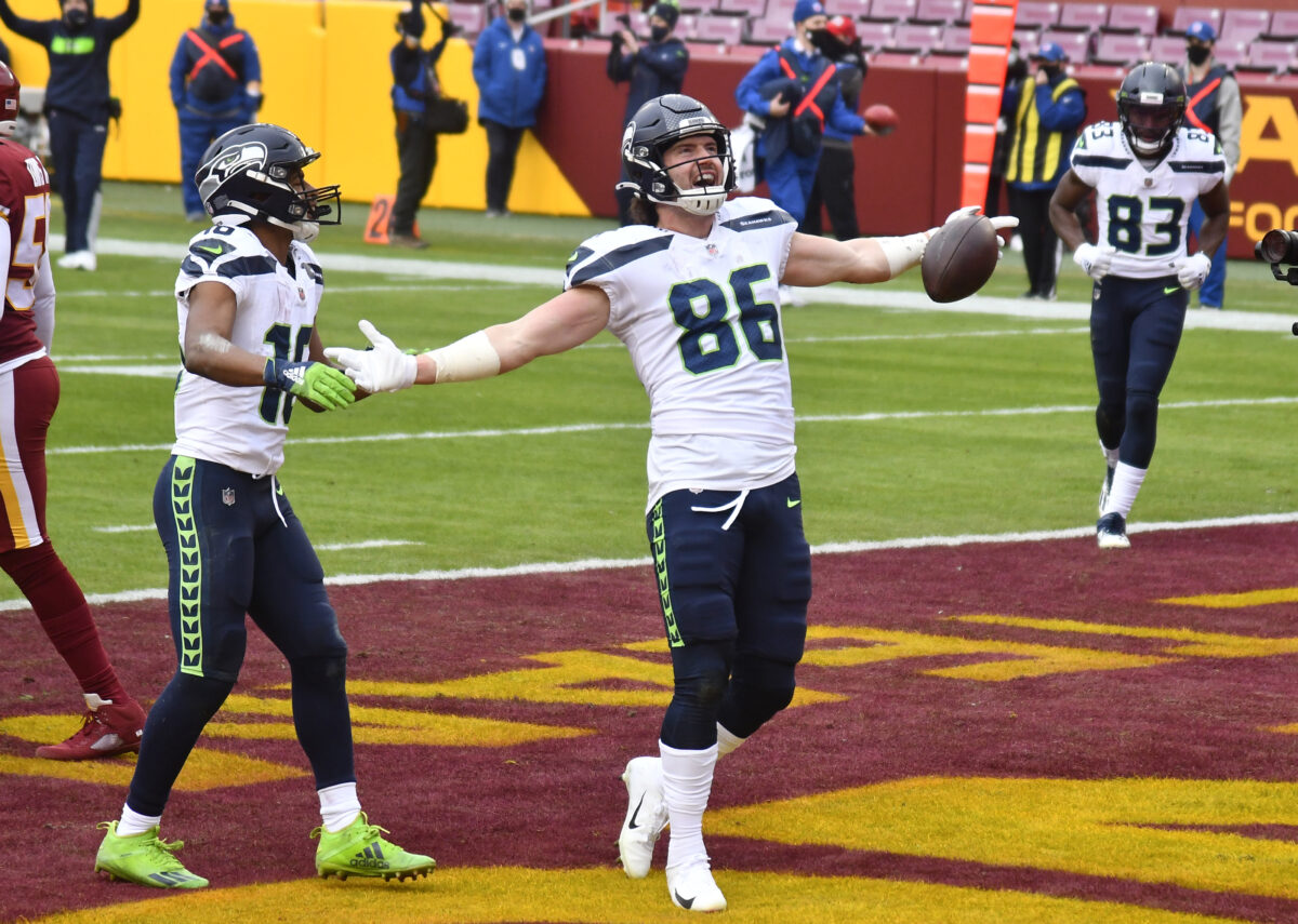 Seahawks re-sign tight end Jacob Hollister to practice squad