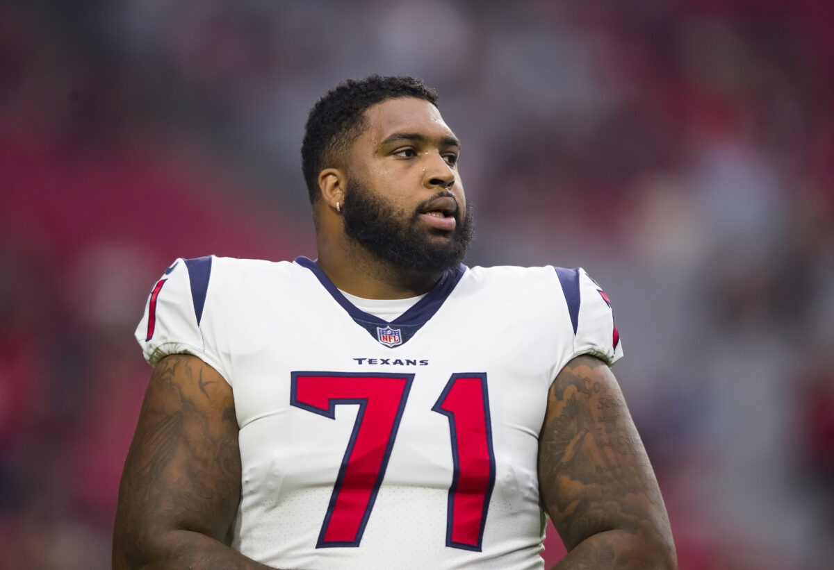 Texans G-T Tytus Howard out with concussion against the Titans