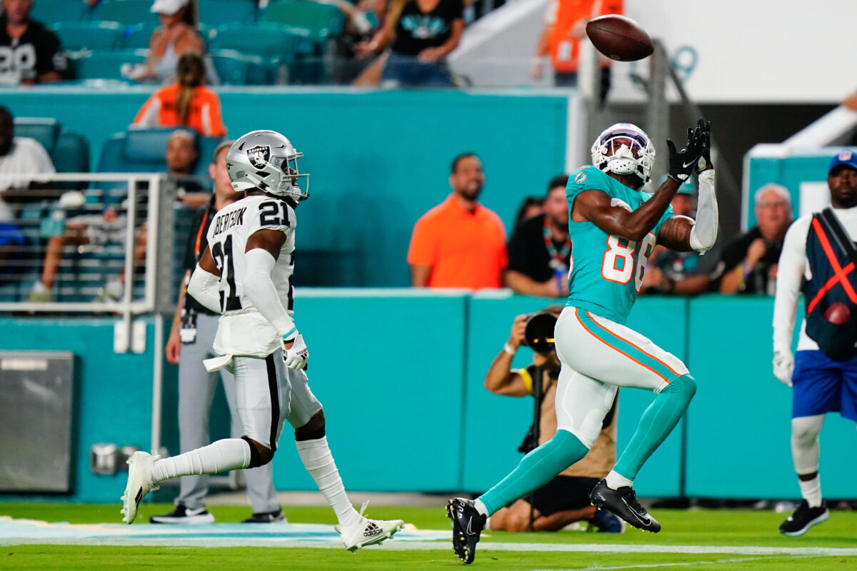 Dolphins elevate OL and WR for matchup with Packers