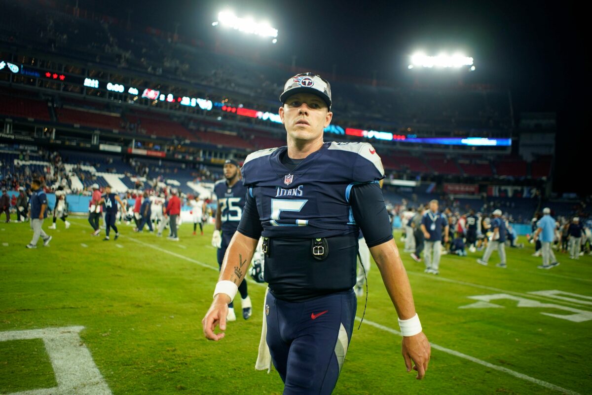 Falcons signs QB Logan Woodside off Titans’ practice squad