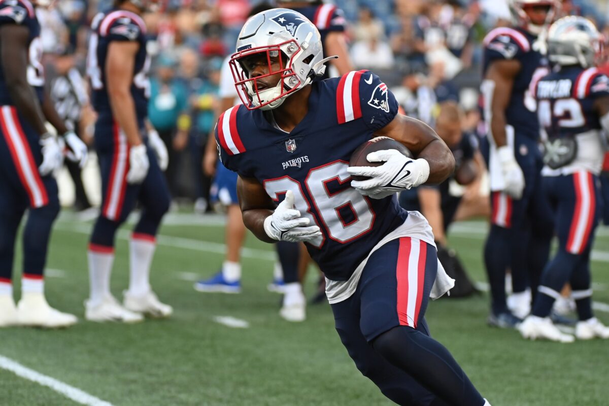 WATCH: Patriots rookie Kevin Harris run angry for first NFL touchdown