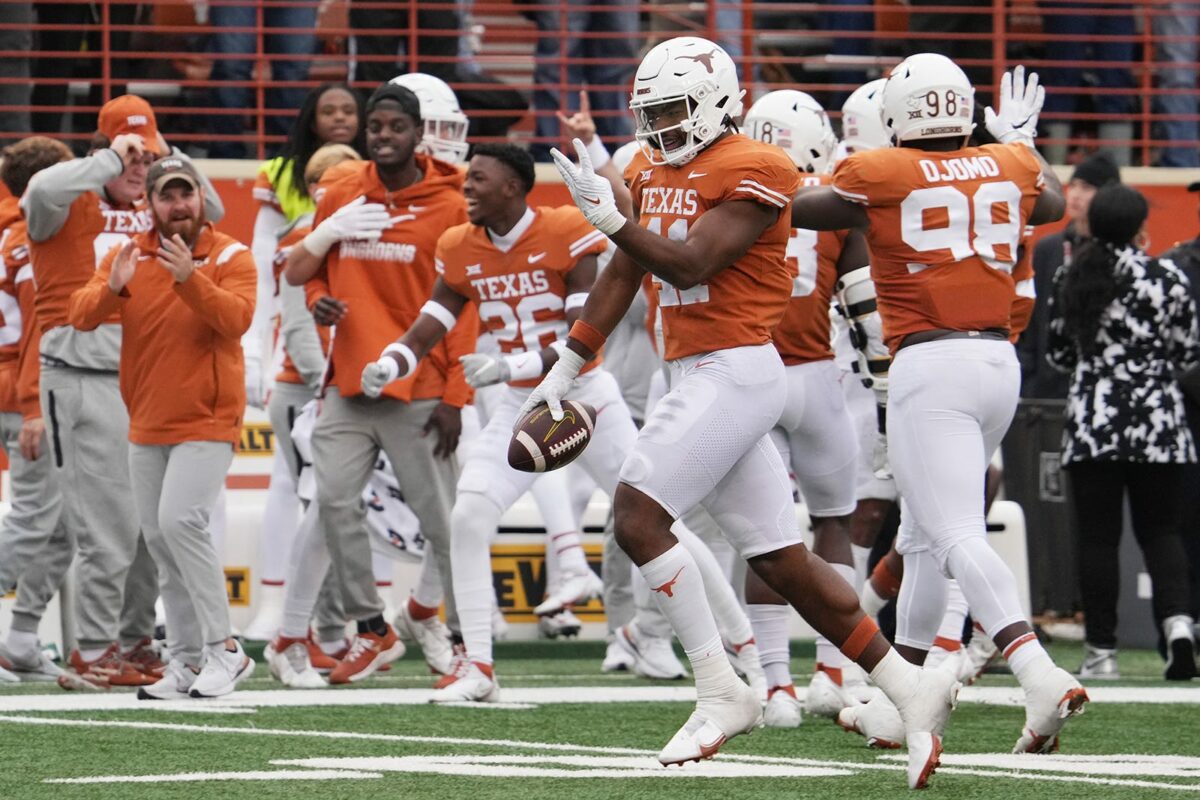 Texas receives projections to land DeAndre Moore and Jelani McDonald