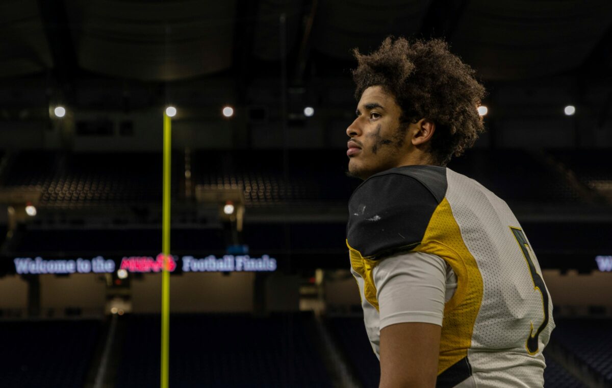 What Washington’s latest QB loss means for 5-star Dante Moore and the Ducks