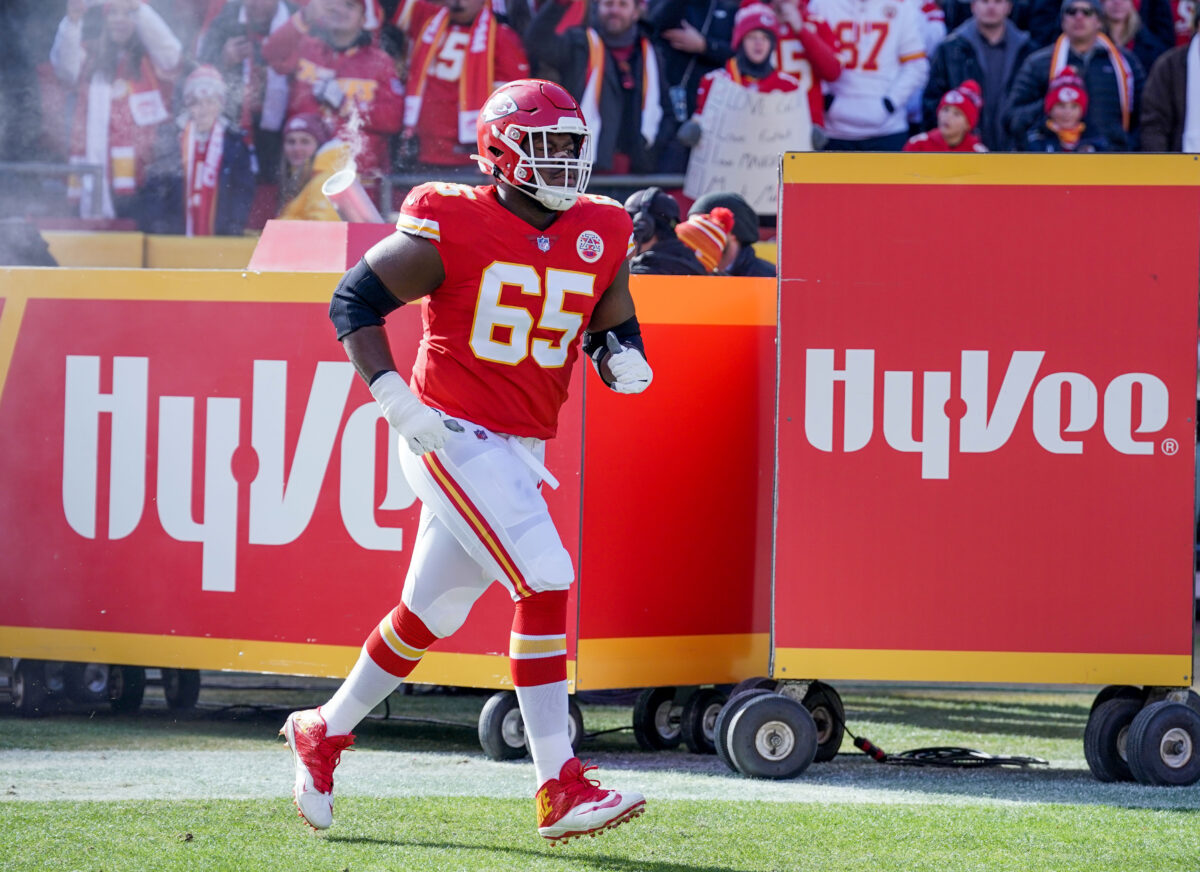 Chiefs RG Trey Smith raising awareness for blood clots via ‘My Cause My Cleats’