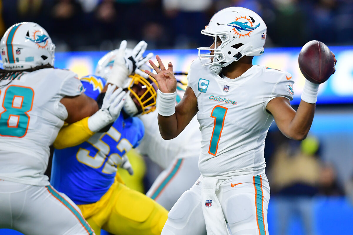 Dolphins CB calls out portion of fan base in defense of Tua Tagovailoa