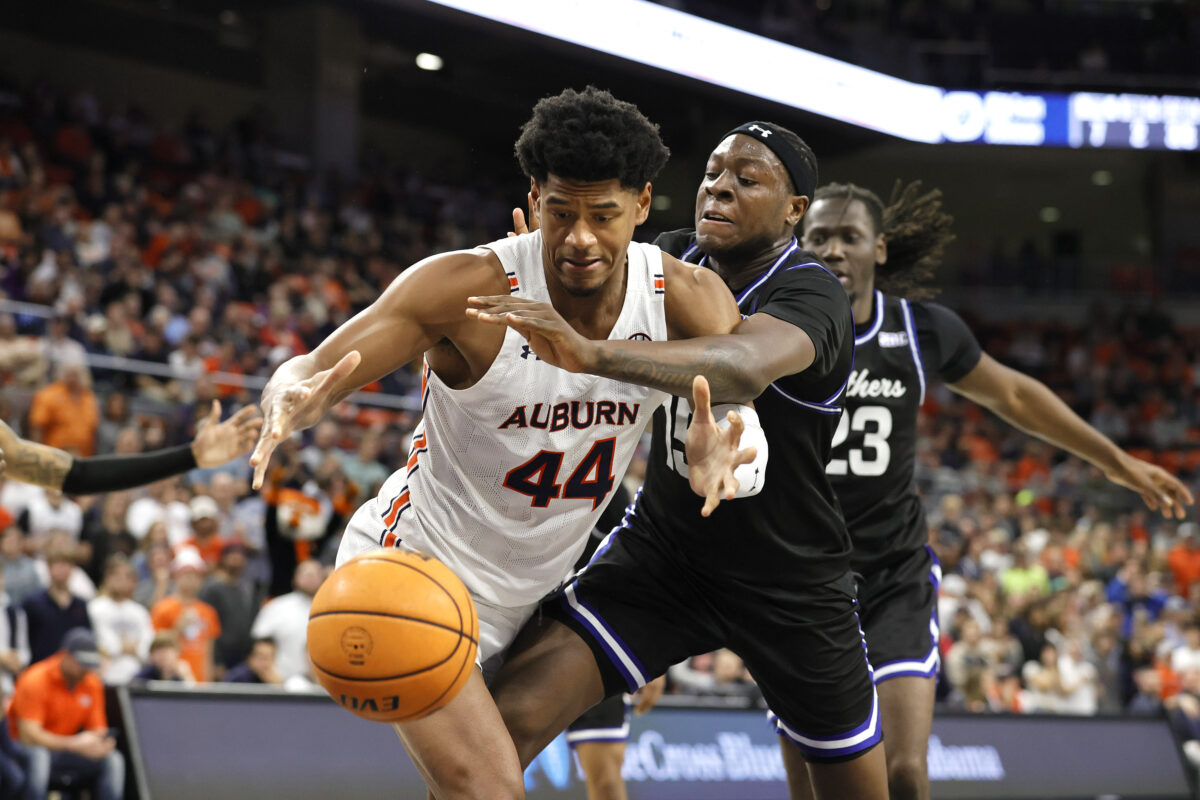 Auburn holds off Georgia State in final game before facing USC this Sunday