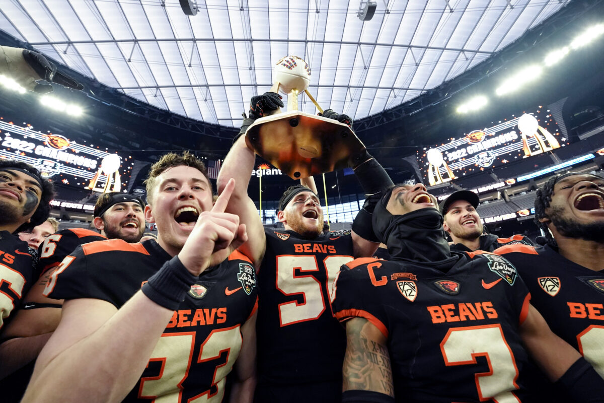 Pac-12 Bowl Report: Oregon State walks all over Florida in Las Vegas