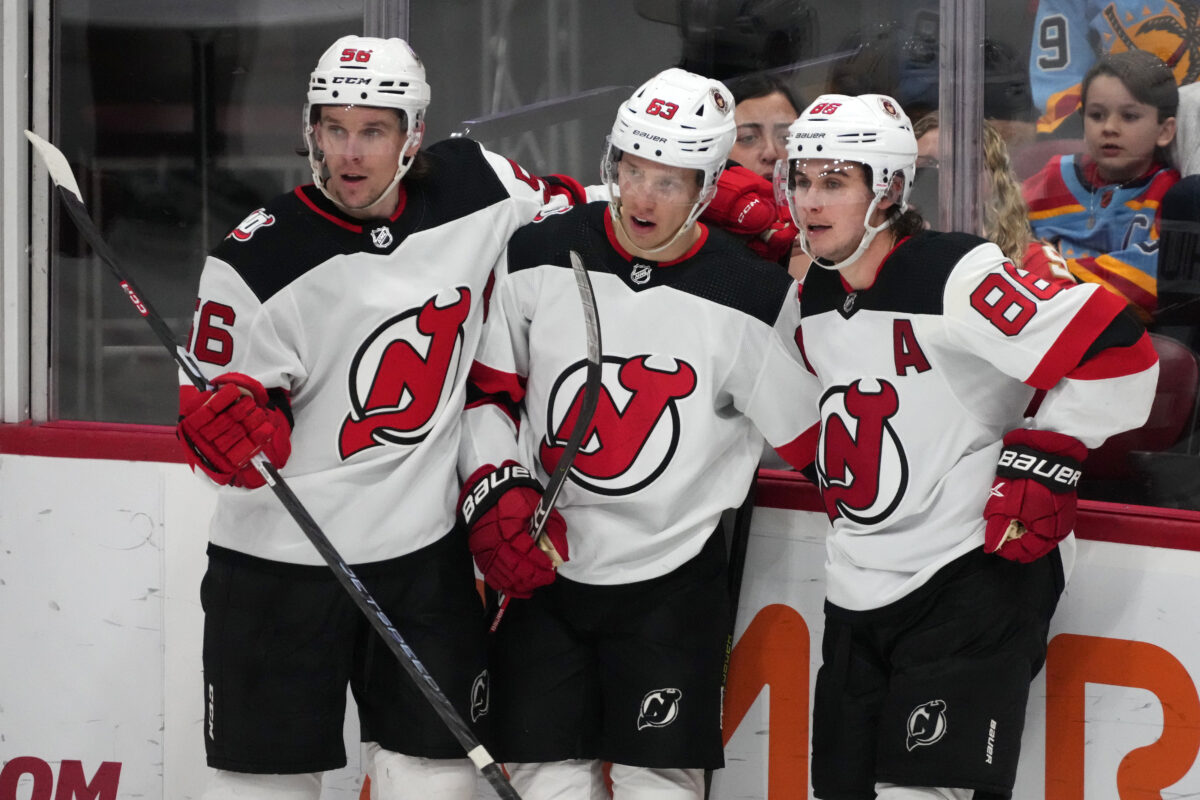 Boston Bruins at New Jersey Devils odds, picks and predictions