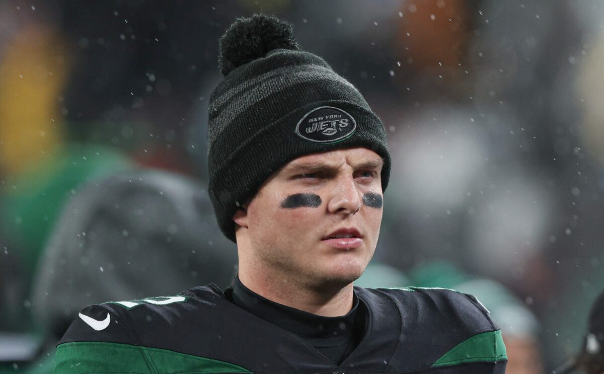 The Jets benched Zach Wilson for an embarrassing performance, again, and NFL fans were ruthless
