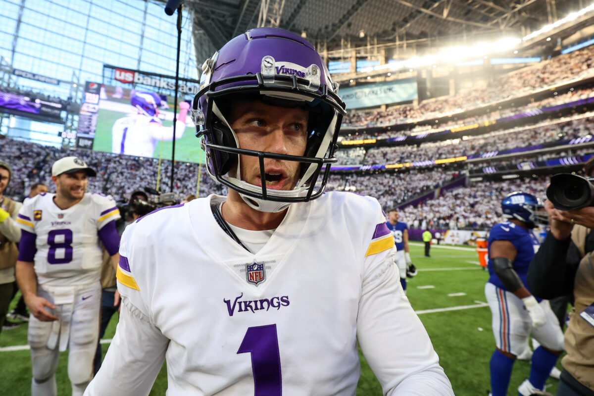 Vikings set NFL record with 11th win in one-score games