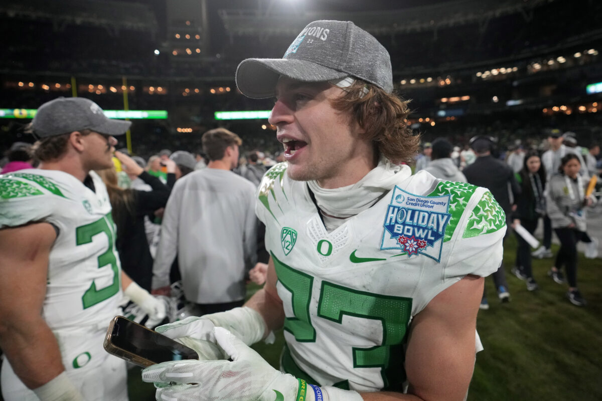 Photo Gallery: Ducks rally late to stun Tar Heels 28-27 in classic Holiday Bowl