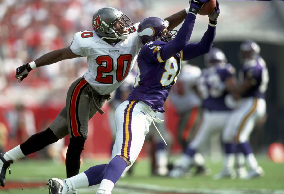 25 SKOL’s of Christmas: Cris Carter catches number 1,000