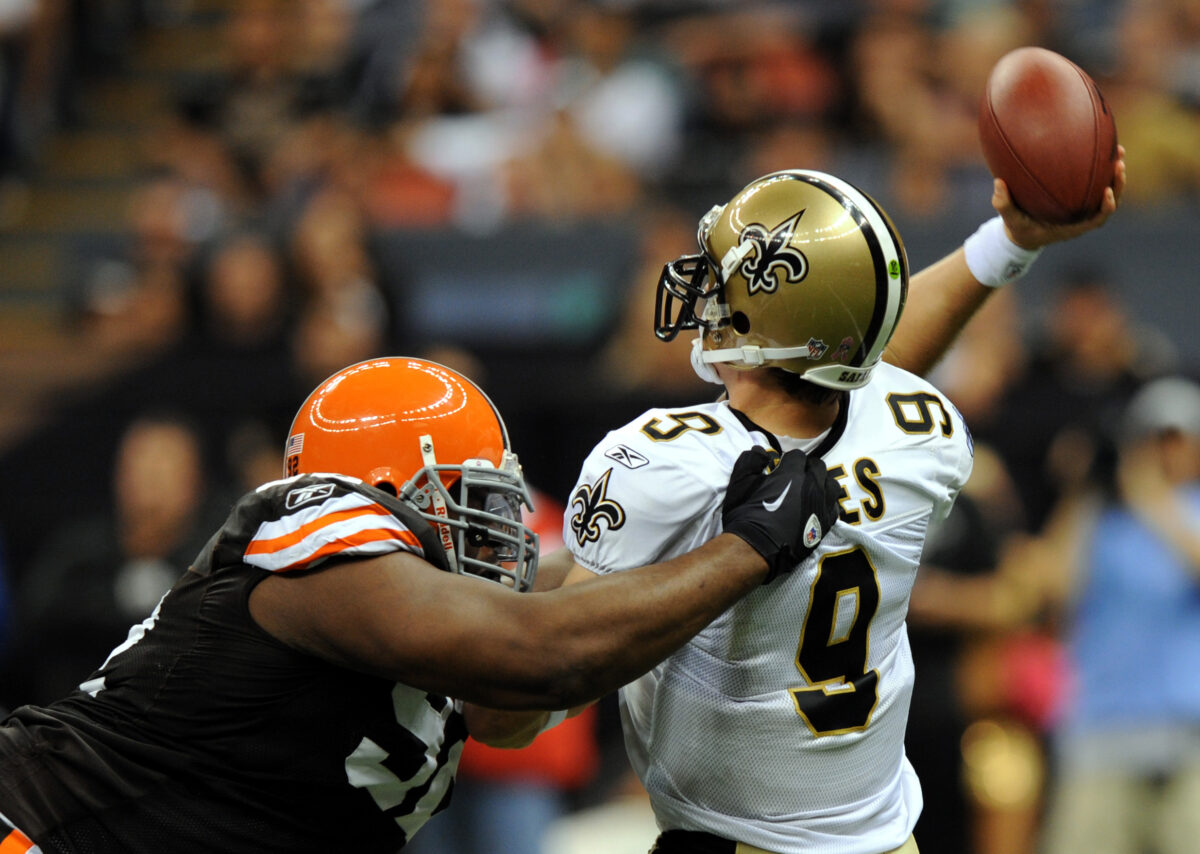 Who wins the Christmas Eve uniform matchup between the Browns and Saints?