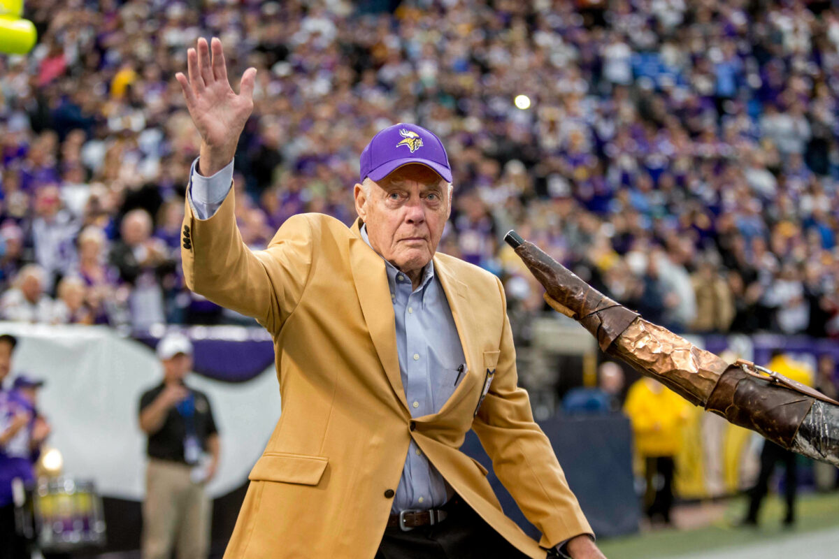25 SKOL’s of Christmas: Bud Grant shows up in a polo