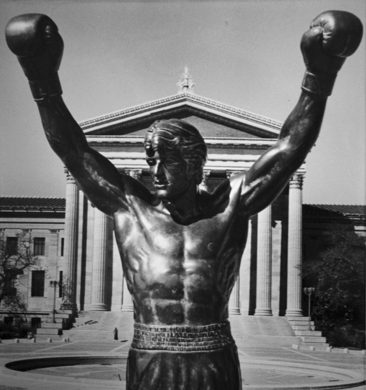 49ers fans hilariously troll the entire city of Philadelphia by turning the Rocky statue into ‘Brocky’