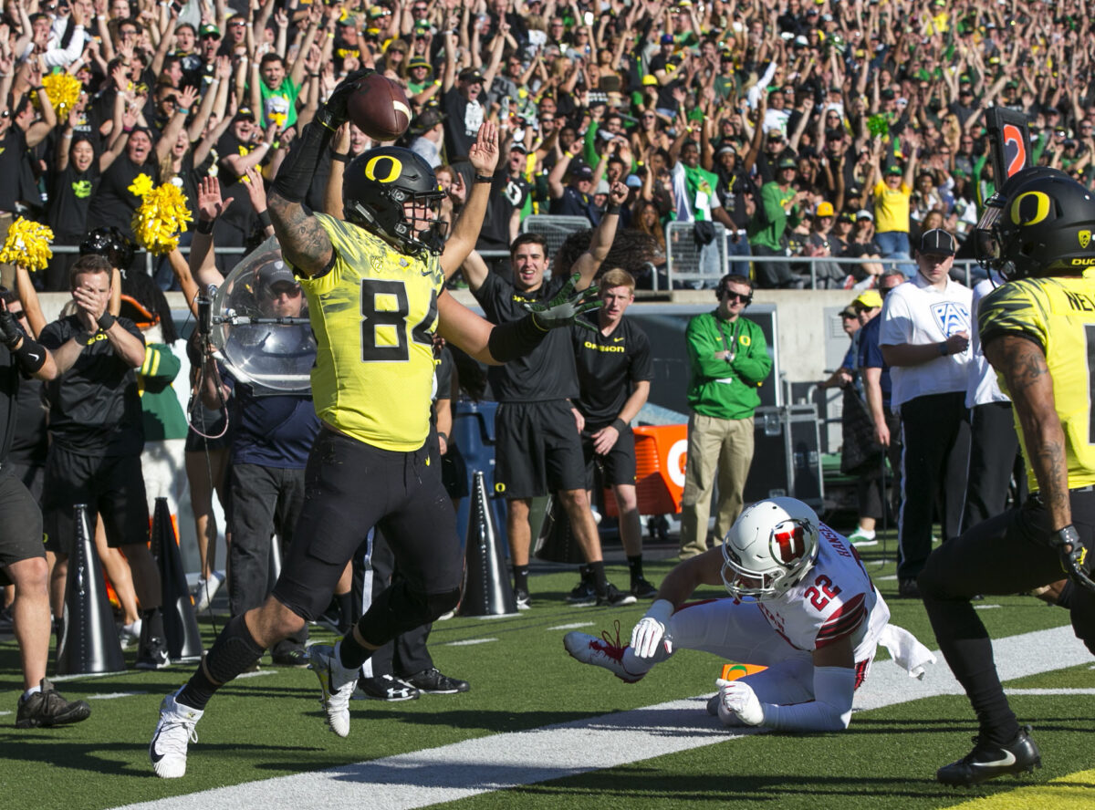 Tight end Cam McCormick leaves Oregon and enters transfer portal