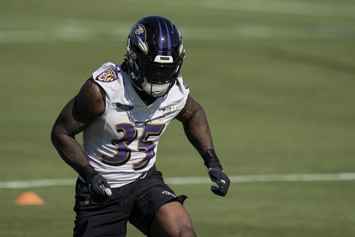 Ravens RB Gus Edwards being evaluated for a head injury in Week 18 vs. Bengals