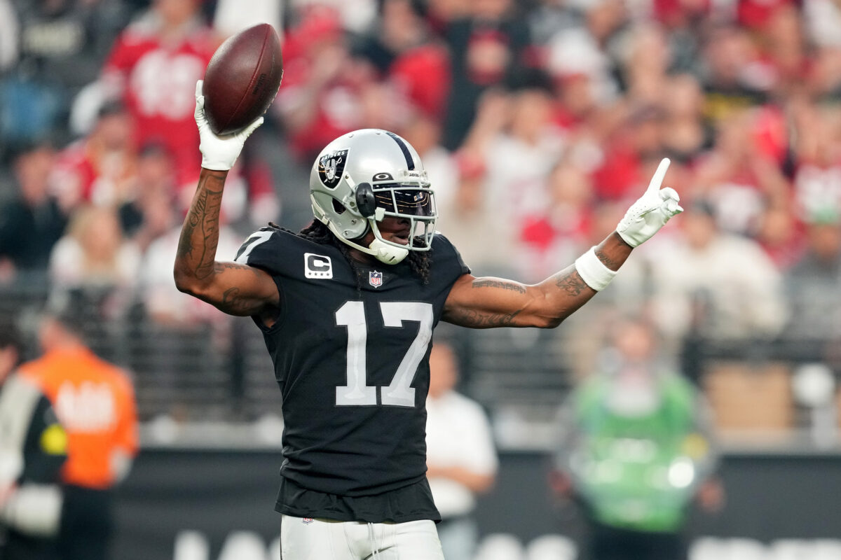 Watch: Davante Adams sets new Raiders single-season record on unreal grab