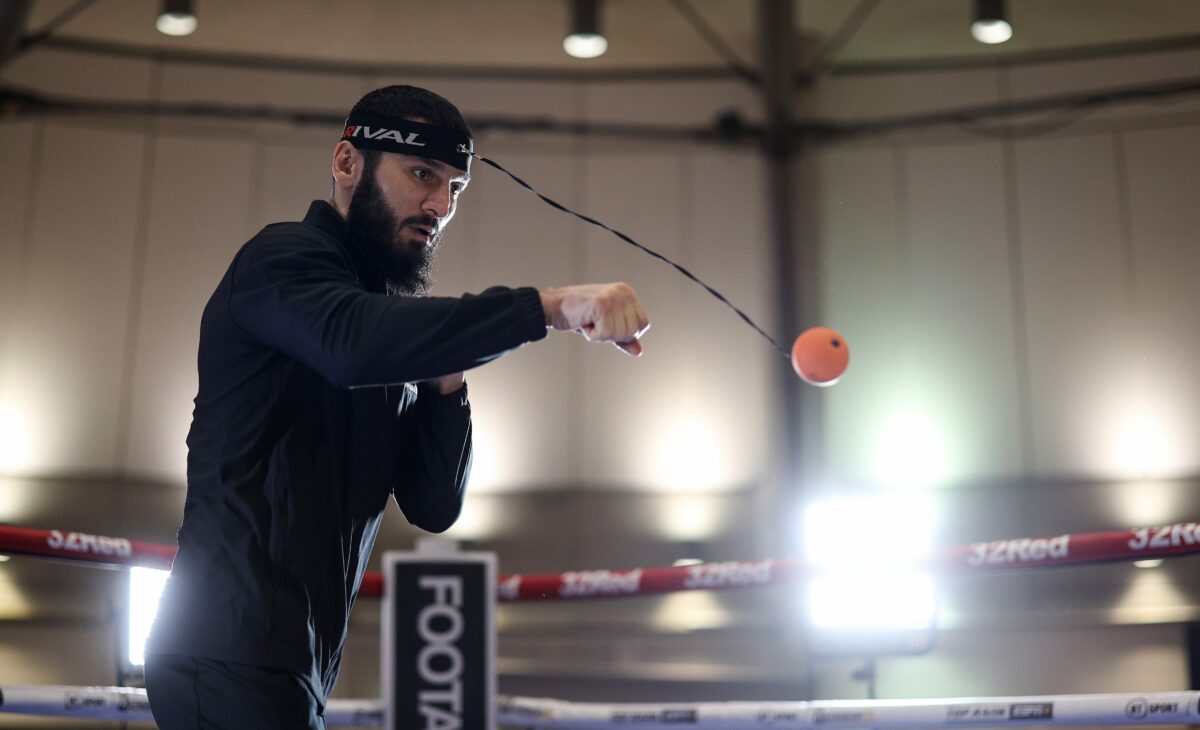 Video and photos: Artur Beterbiev, Anthony Yarde open workouts