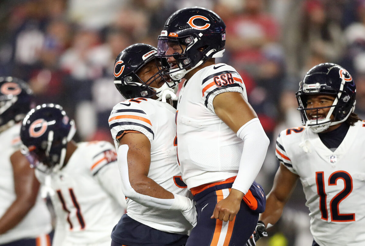 David Montgomery hugs Justin Fields before leaving Bears facility for offseason