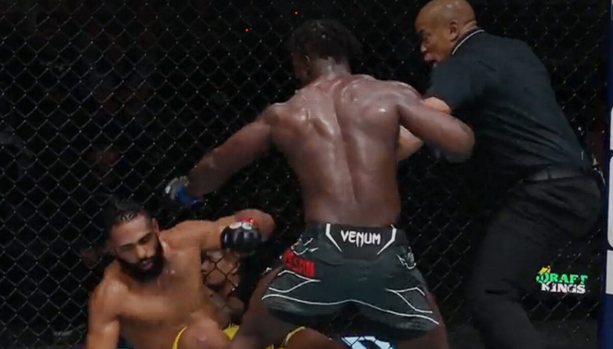 UFC Fight Night 217 results: Abdul Razak Alhassan violently knocks out Claudio Ribeiro in second