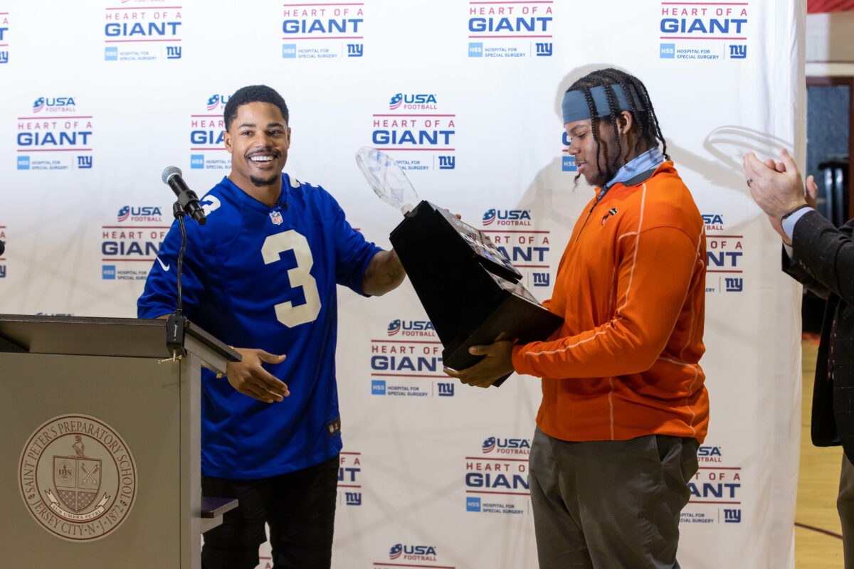 Sterling Shepard honors Princeton signee London Robinson with Heart of a Giant Award
