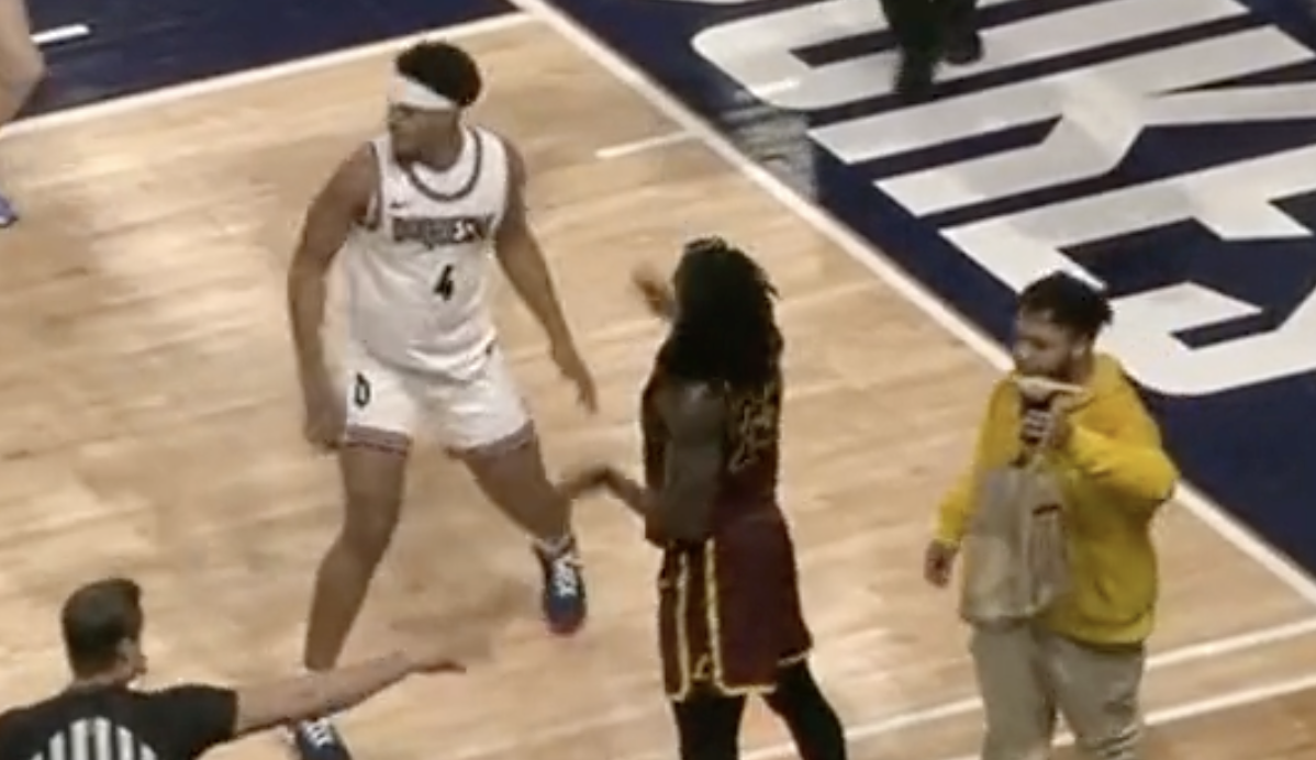 A Loyola Chicago game was hilariously halted by an Uber Eats delivery guy walking onto the court