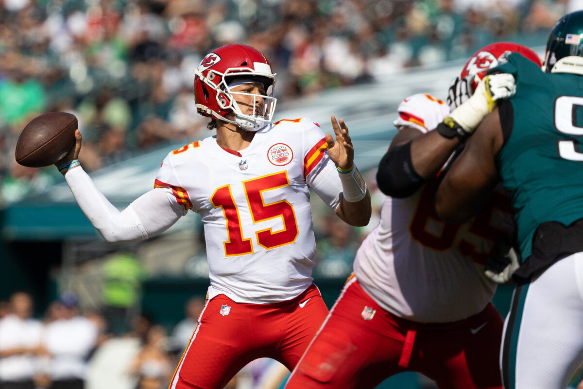 VIDEO: How will Patrick Mahomes deal with the Eagles’ historic pass rush in Super Bowl LVII?