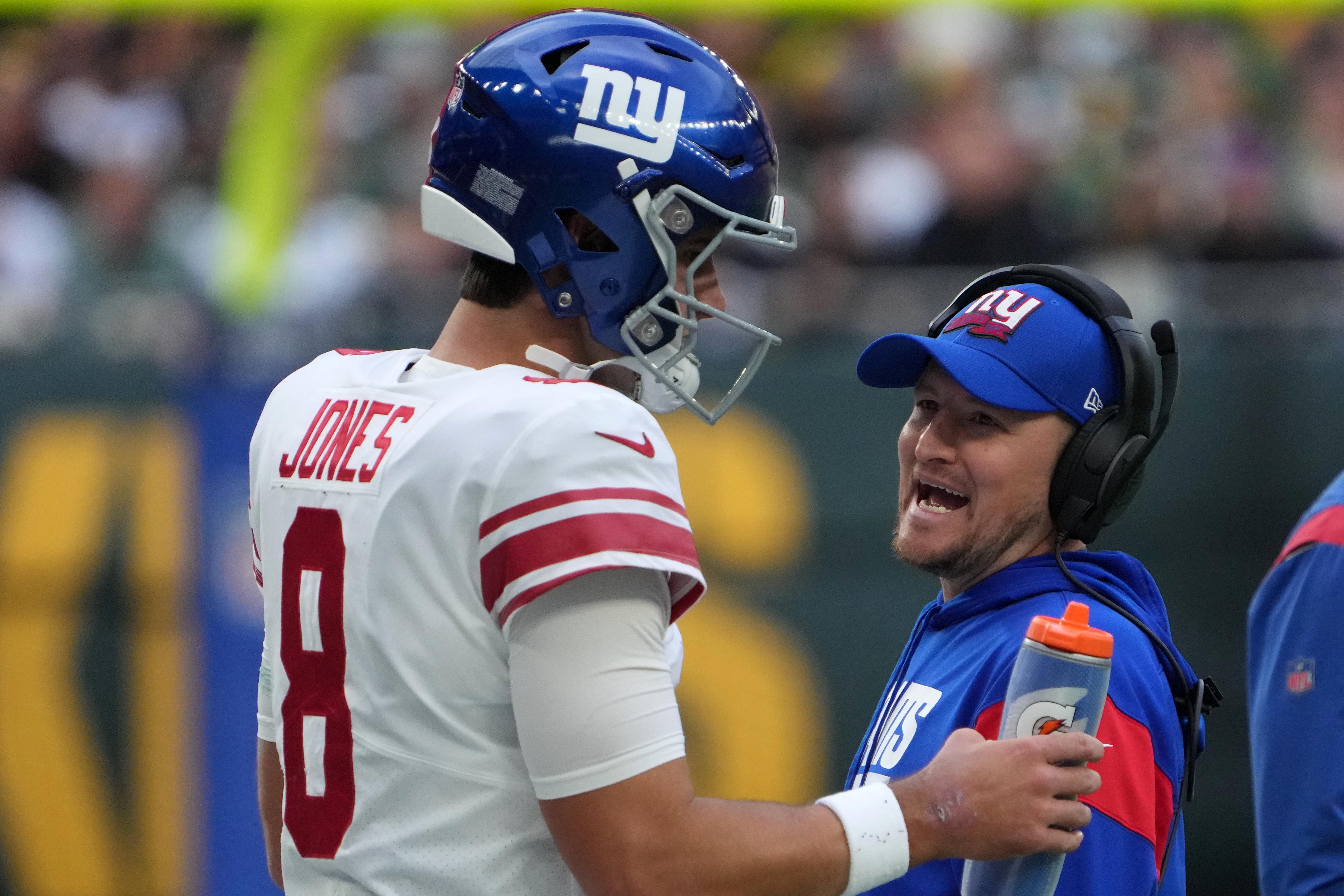 Bucs complete OC interview with Giants QB coach Shea Tierney