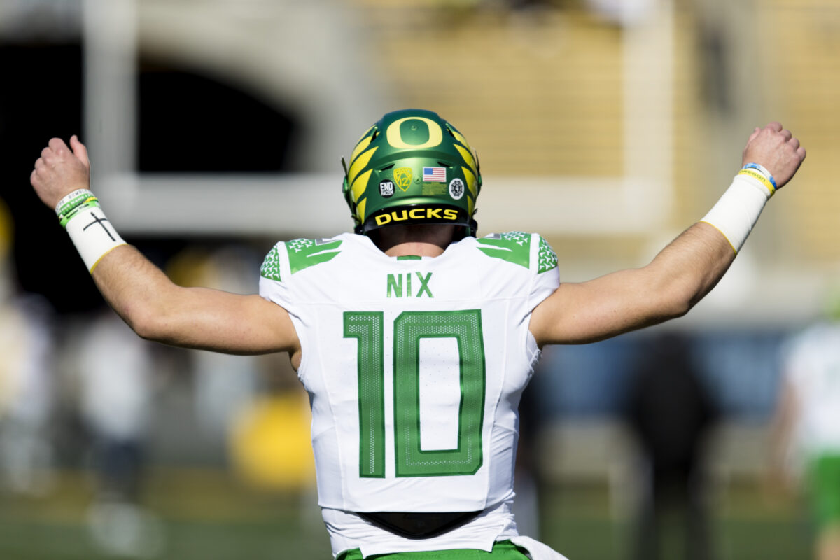 Oregon QB Bo Nix anchors strong group of Pac-12 players in ESPN 100