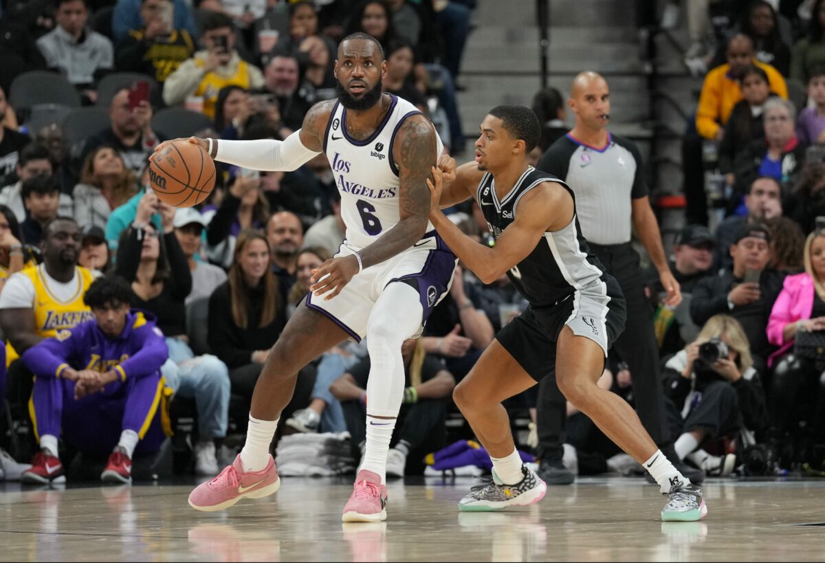 San Antonio Spurs at Los Angeles Lakers odds, picks and predictions