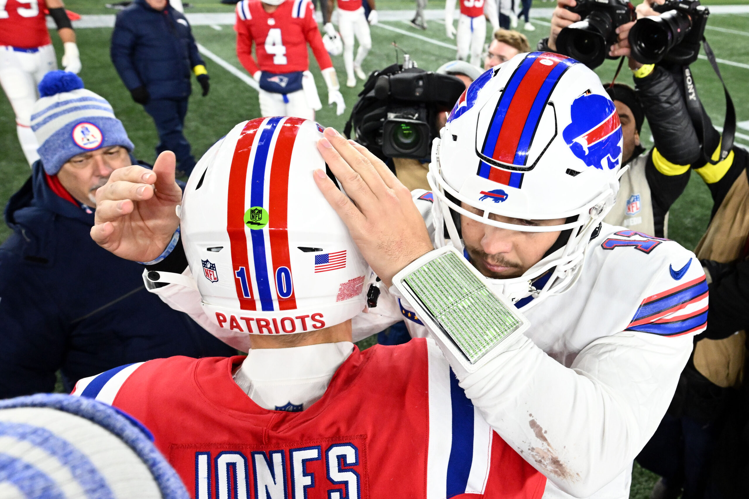 New England Patriots at Buffalo Bills odds, picks and predictions