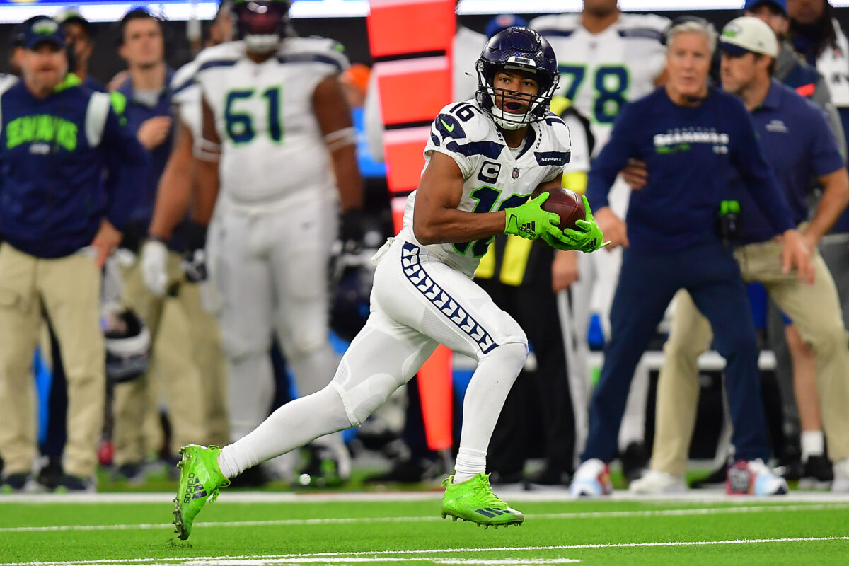 Seahawks WR Tyler Lockett day-to-day for Week 18 with leg injury